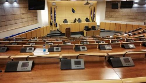 Klub DF-a zatražio ostavke Novalića, Drljače i Milićević