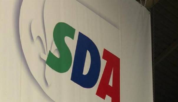Klub SDA: Tadić mora podnijeti ostavku jer je prevarila državu