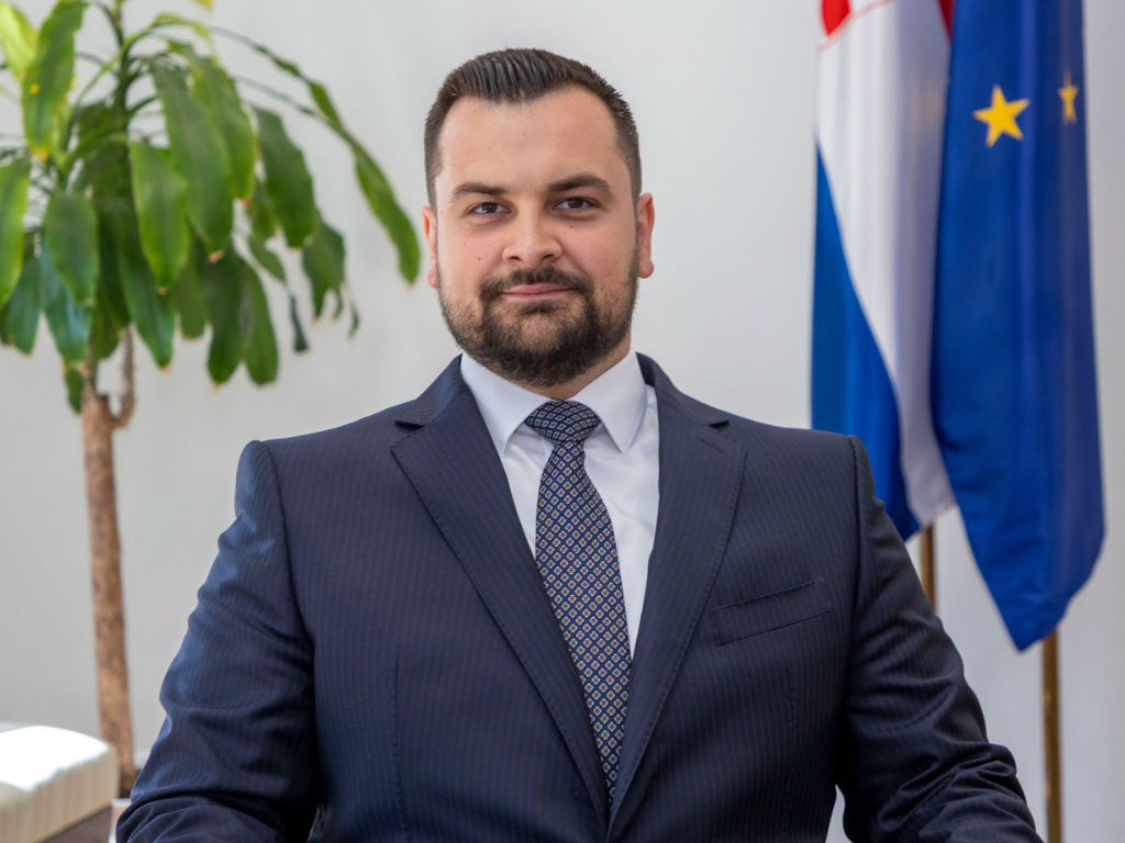 Ko je Armin Hodžić? Od Kozari Boka do vrha Hrvatskog sabora