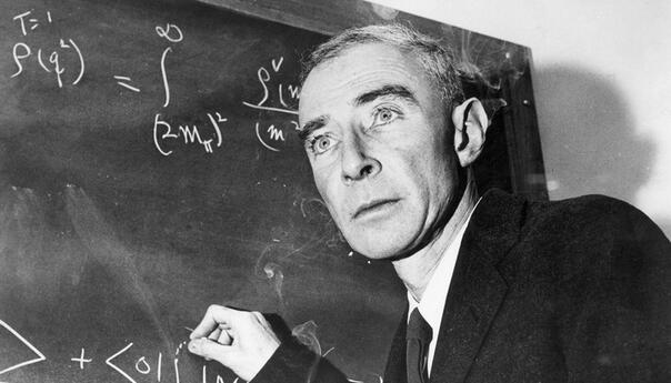 Ko je bio Oppenheimer, čovjek o kojem ovih dana priča cijeli svijet?