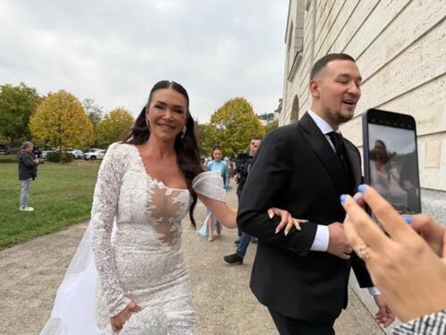 Ko je ljepotica koju ženi Uroš Živković? Kažu da podsjeća na njegovu bivšu