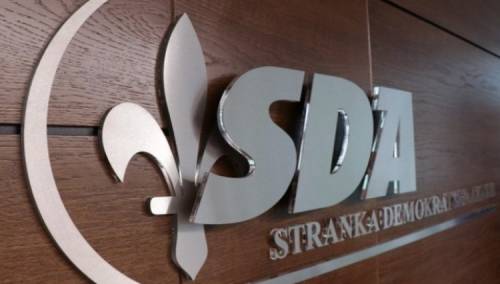 KO SDA: Vakcinacija ministara u KS nije autogol, već prodana utakmica