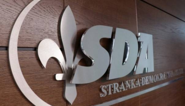 KO SDA: Vakcinacija ministara u KS nije autogol, već prodana utakmica