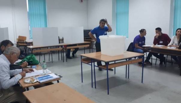 Koalicija 'Pod lupom' angažovala više od 100 posmatrača u Foči-FBiH i Travniku