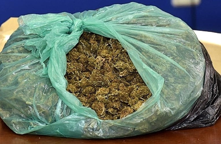 Kod Bjelovara zaplijenjeno 225 kila trave, uhapšena dva dilera