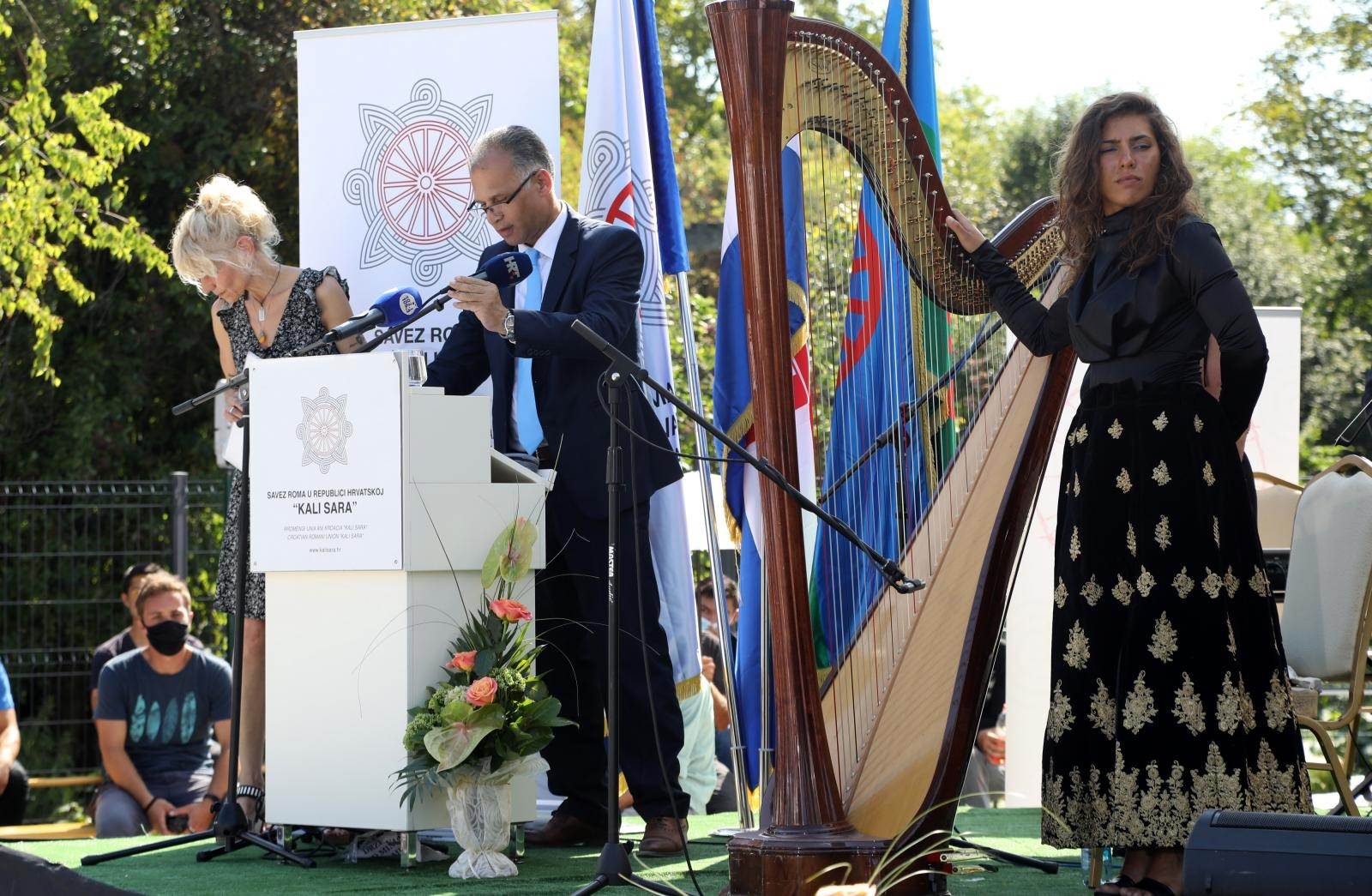 Kod Jasenovca otvoren memorijalni centar o ustaškom genocidu nad Romima