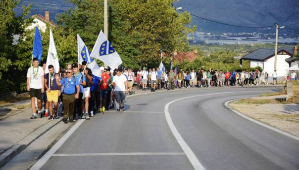 Kod Mostara održan marš 'Pet zlatnih ljiljana'