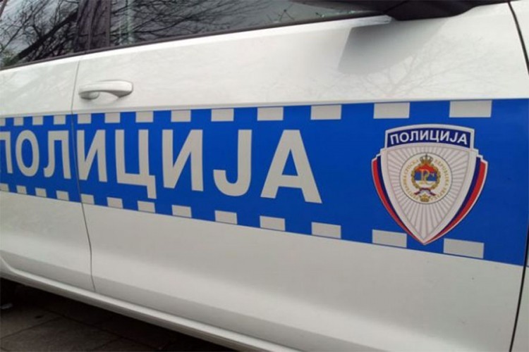 Kod muškarca pronađeno 18 paketića heroina i vaga