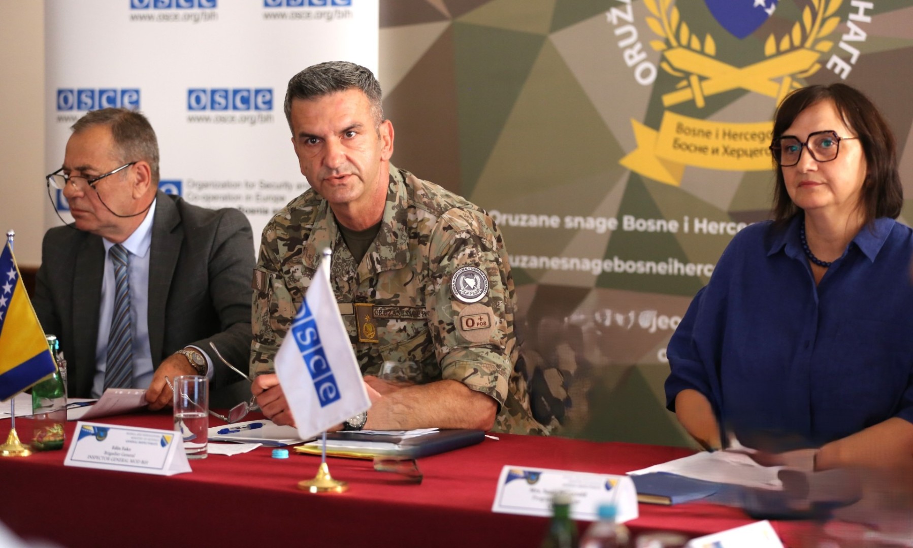 Kodeks ponašanja za društvene medije: Novi standardi za vojne inspektore u BiH