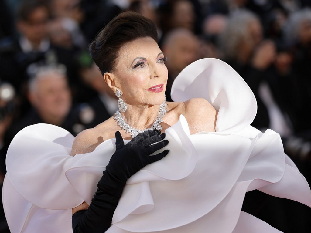 Koja je tajna mladolikog izgleda Joan Collins (93)?