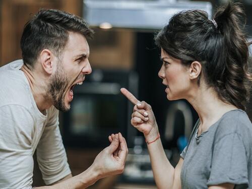 Koje riječi uništavaju vezu? Tri fraze koje morate izbjegavati