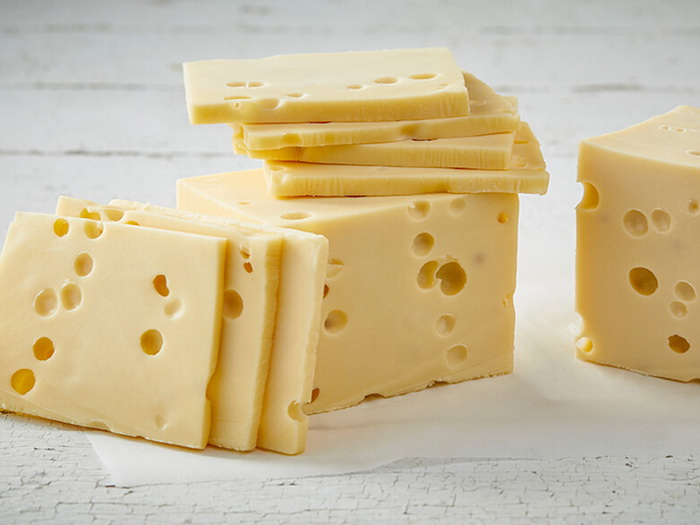 Koju važnu stvar otkrivaju rupe na sirevima