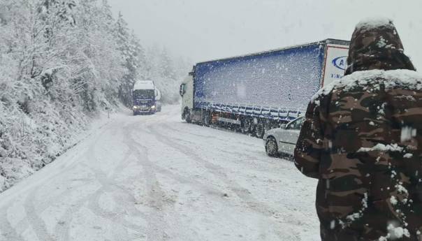 Kolaps na bh. putevima, kamioni zaglavljeni