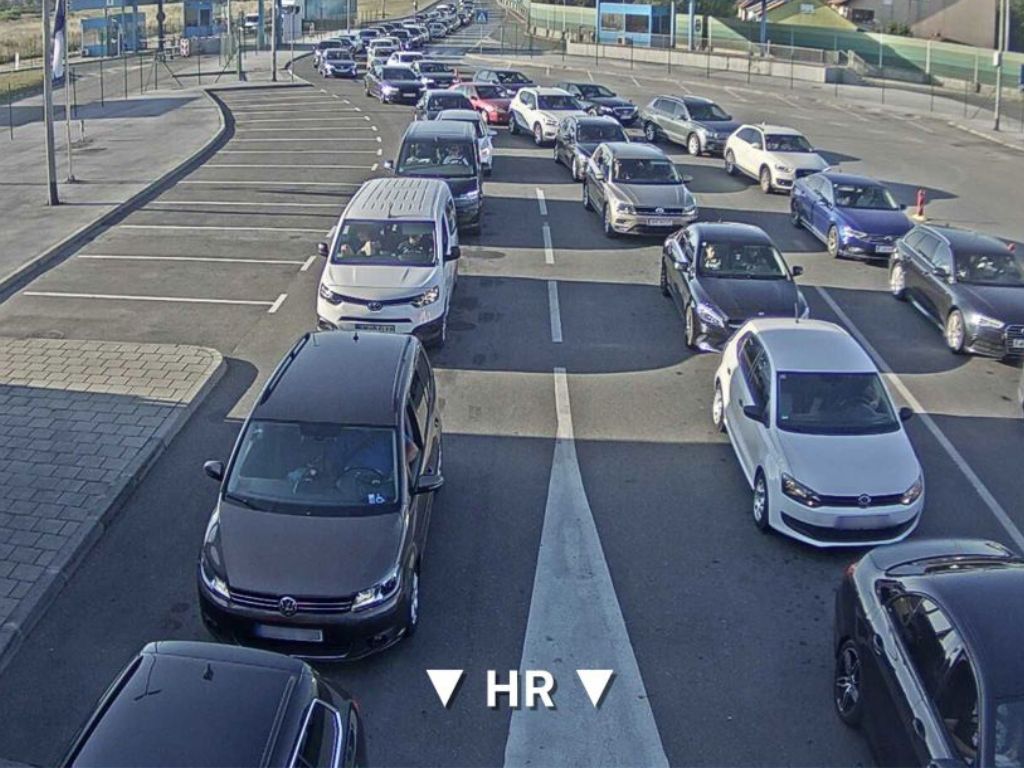 Kolaps na granicama: Kilometarske kolone na izlazu iz zemlje
