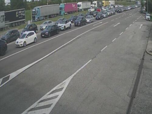 Kolaps na granicama: Duge kolone na Izačiću, Kladuši, Gradišci i drugim prijelazima