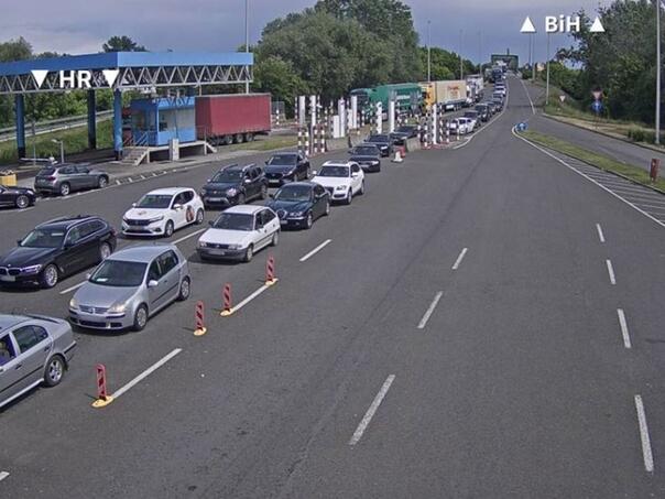 Kolaps na sjevernim graničnim prelazima BiH