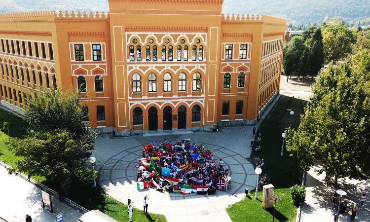 Koledž ujedinjenog svijeta - škola koja je dovela svijet u Mostar