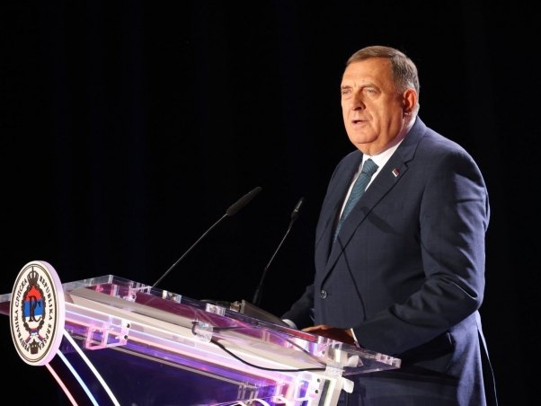 Kolektivna psihoza ili politička strategija: Zašto Dodik ponovo govori o jedinstvu Srbije i RS