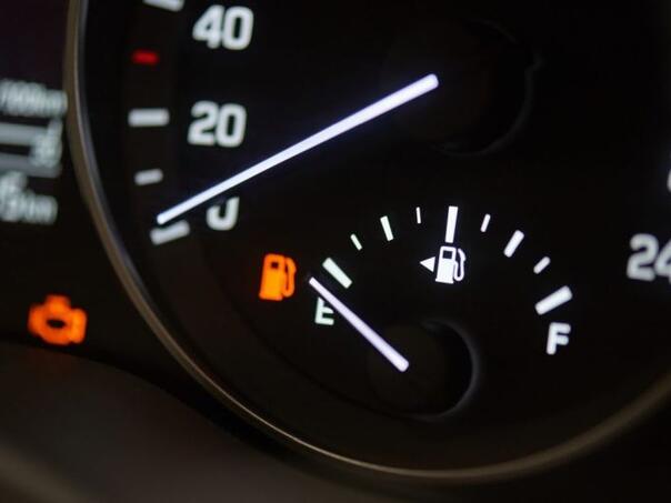 Koliko dugo možete voziti kad vam se upali rezerva za gorivo?