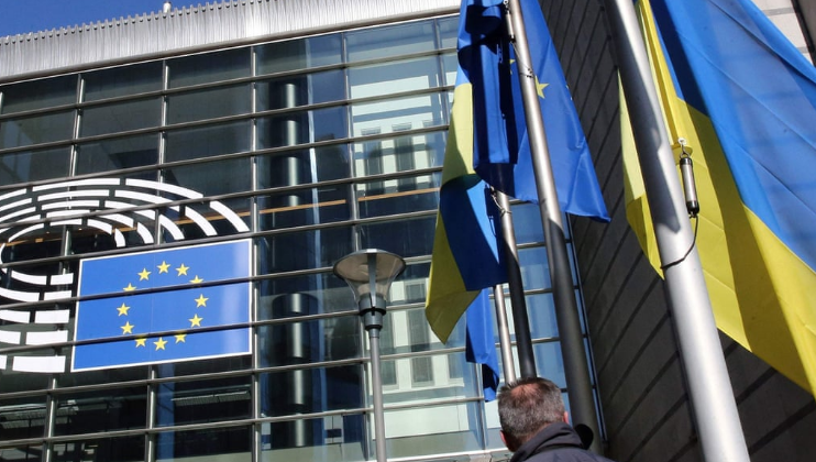 Koliko je EU pomogla Ukrajini, a koliko je platila Rusiji za plin i naftu