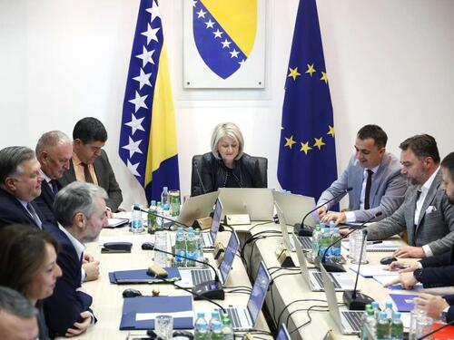Koliko je realna priča o izbacivanju SNSD-a iz vlasti!?