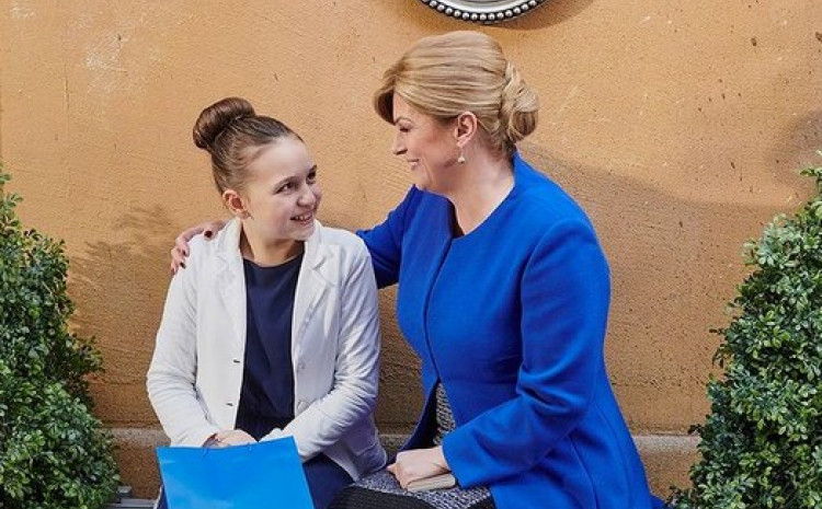 Kolinda se nakratko vratila ulozi predsjednice: Glumila u seriji "Dar-Mar"