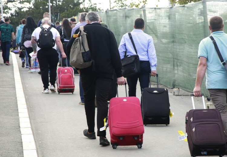 Kolona Rusa koja je pobjegla iz Moskve u Beograd