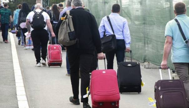 Kolona Rusa koja je pobjegla iz Moskve u Beograd