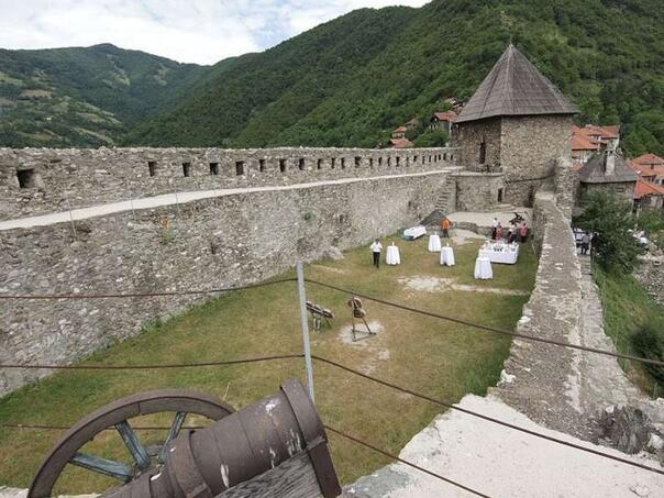 Kolonija "Stara Bosna" kod Zenice okuplja 15 likovnjaka