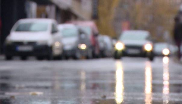 Kolovoz mjestimično mokar, učestali odroni zemlje ili kamenja