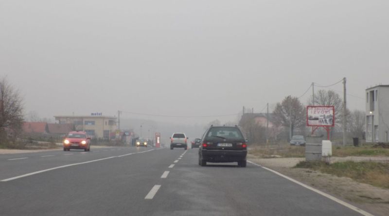 Kolovoz mokar ili vlažan, na pojedinim dionicama magla ili niska oblačnost