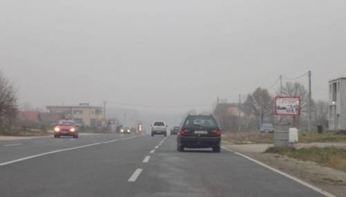 Kolovoz mokar ili vlažan, na pojedinim dionicama magla ili niska oblačnost