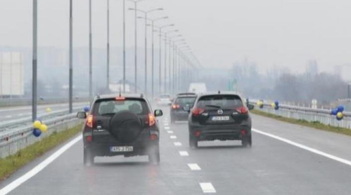Kolovoz pretežno mokar, oprez zbog odrona