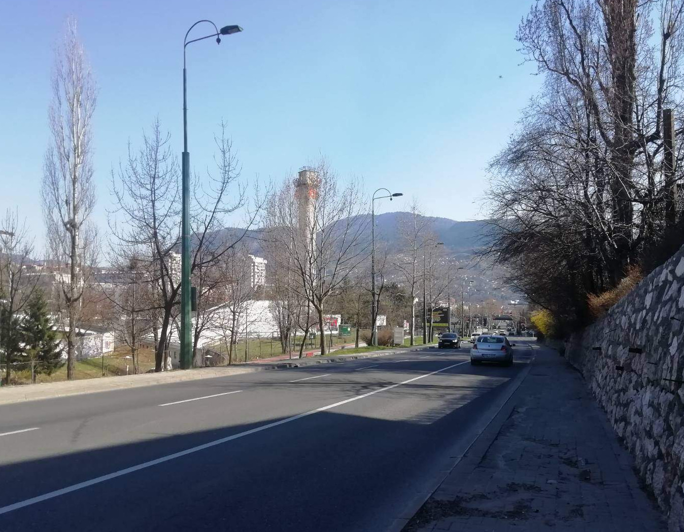 Kolovoz suh, frekvencija vozila umjerenog intenziteta