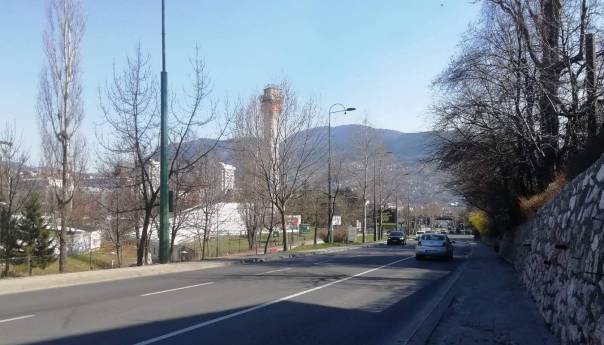 Kolovoz suh, frekvencija vozila umjerenog intenziteta