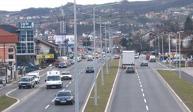 Kolovoz suh, frekvencija vozila umjerenog intenziteta