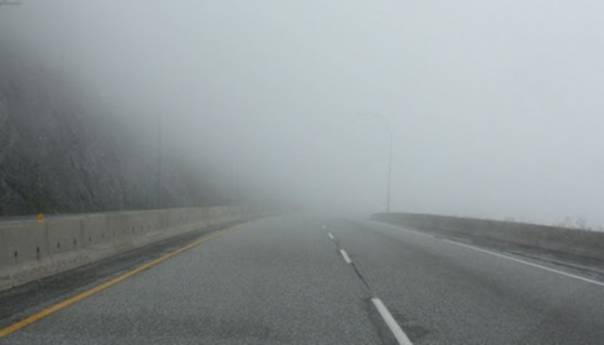 Kolovozi mokri i klizavi, magla samnjuje vidljivost