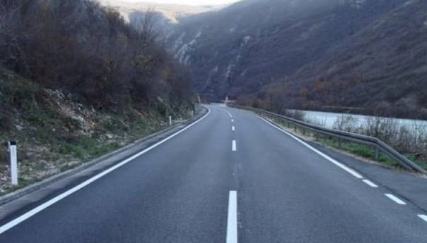 Kolovozi suhi, učestali odroni na brojnim dionicama