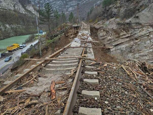 Komadinovo vrelo: Sanacija pruge još uvijek u toku