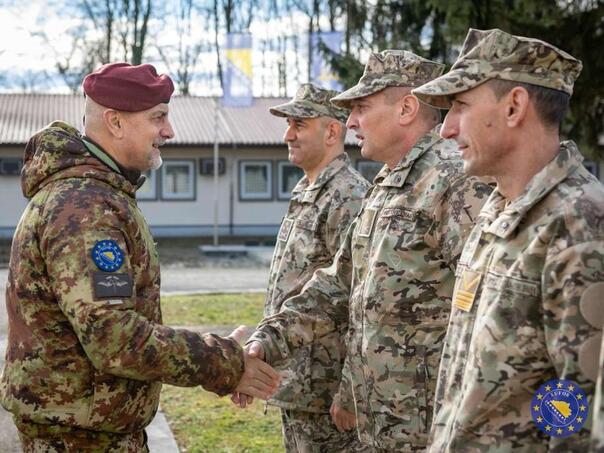 Komandant EUFOR-a posjetio Tuzlu, naglašena važnost saradnje sa OSBiH