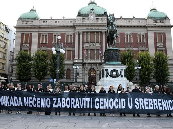 Komemorativna akcija u Beogradu: Nikada nećemo zaboraviti genocid u Srebrenici