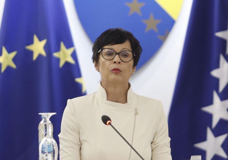 Komesarka Kos želi EU put BiH dati u ruke članice Dodikovog tima