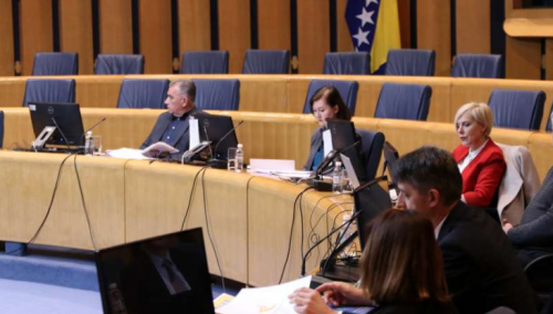 Komisija nije podržala principe prijedloga zakona o izmjenama Zakona o plaćama i naknadama