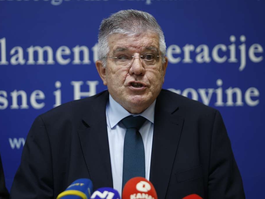 Komisija za izbor i imenovanje danas razmatra razrješenje Miokovića