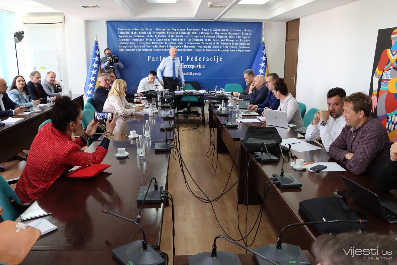 Komisija za izbor i imenovanje izglasala nove funkcije za Miokovića i Miličević