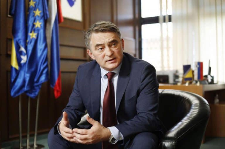 Komšić: Armija je bila pravedna i časna, zločina u Grabovici se stidim