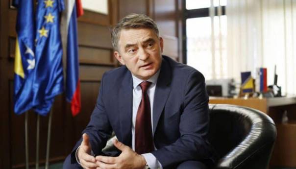 Komšić: Armija je bila pravedna i časna, zločina u Grabovici se stidim