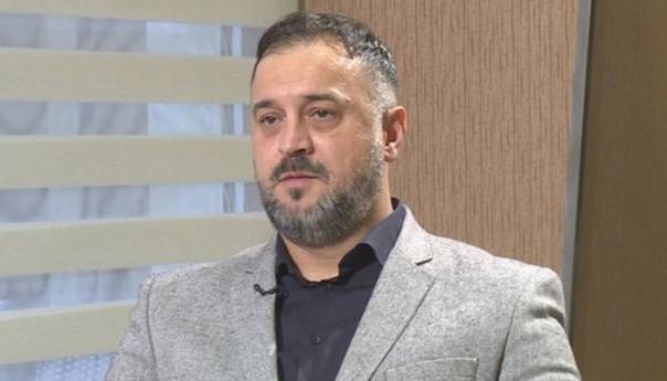 Komšić baca sjenku na časnu pobjedu opozicije u Crnoj Gori