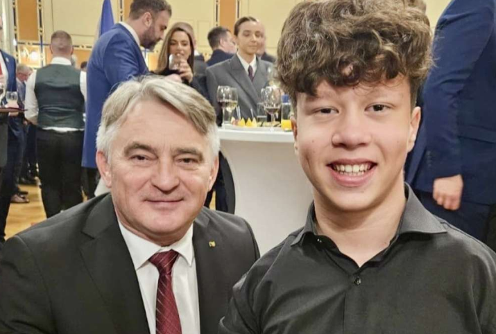 Komšić čestitao Barlovu na osvajanju srebrene medalje na SP-u