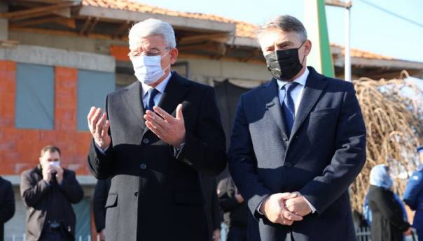 Komšić: Danas državu ponovo treba braniti i graditi